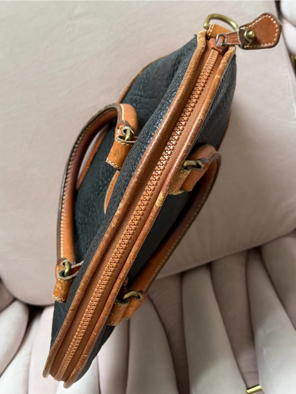 Dooney & Bourke ✨90s✨ Norfolk Bag